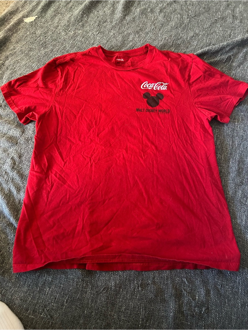 Walt Disney World Resort Coca Cola Tshirt unisex L Red